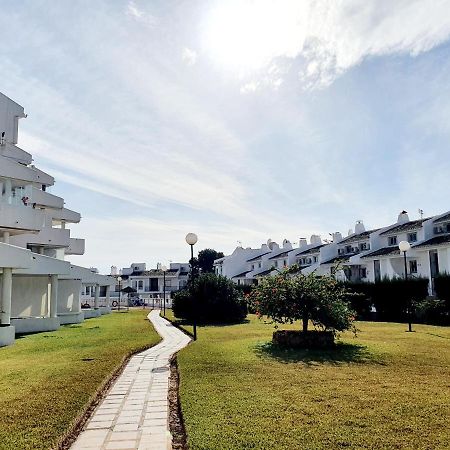 Cozy Apartment On The Beach Sitio de Calahonda Luaran gambar