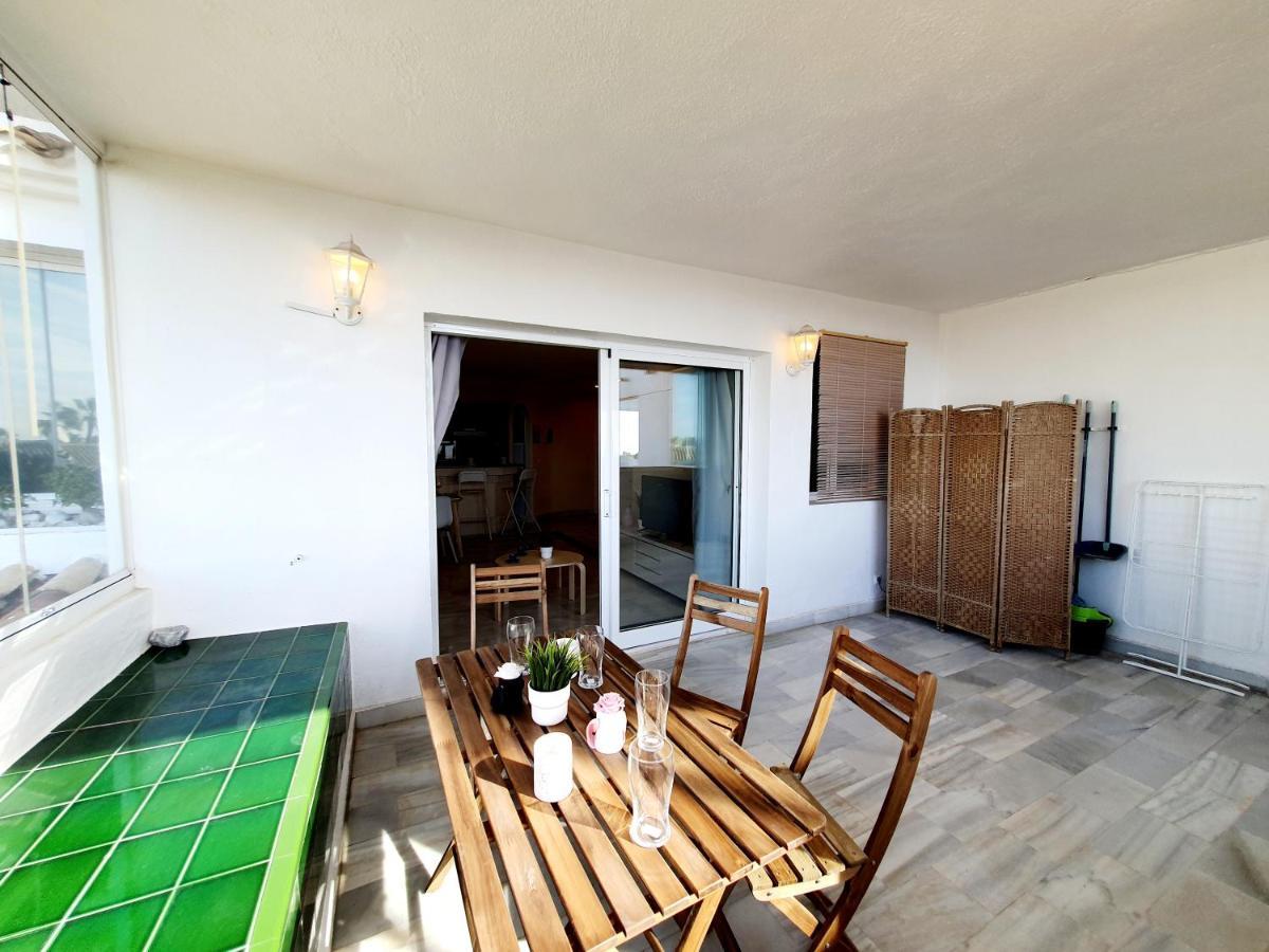 Cozy Apartment On The Beach Sitio de Calahonda Luaran gambar